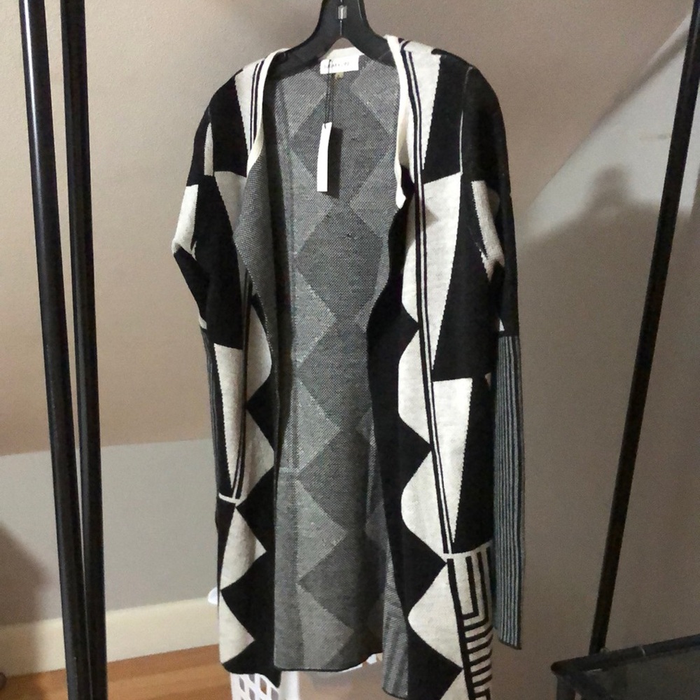 Geometric Black and Gray woman’s Sweater open cardigan size small to large